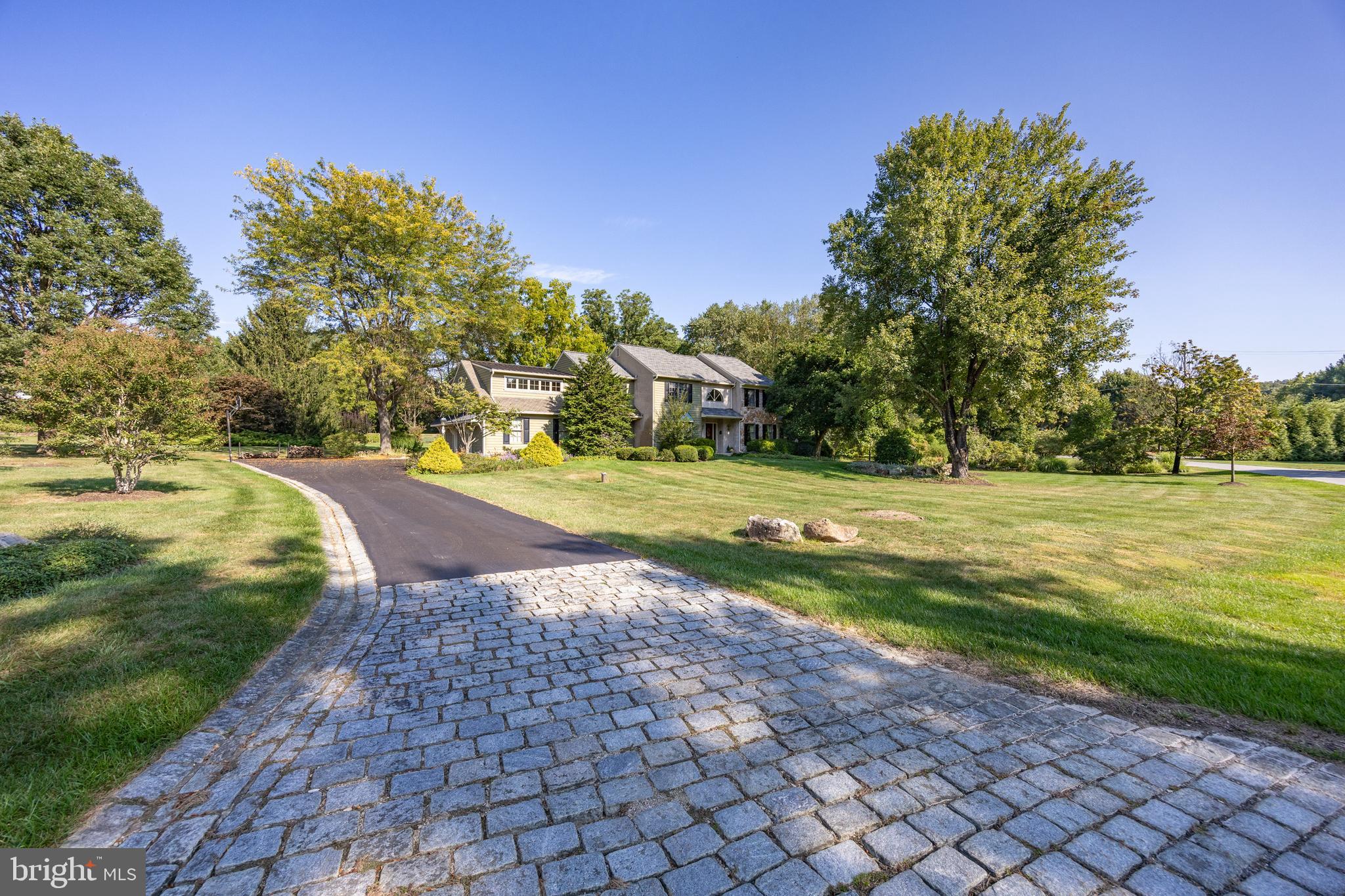 COLONIAL FARMS - Residential