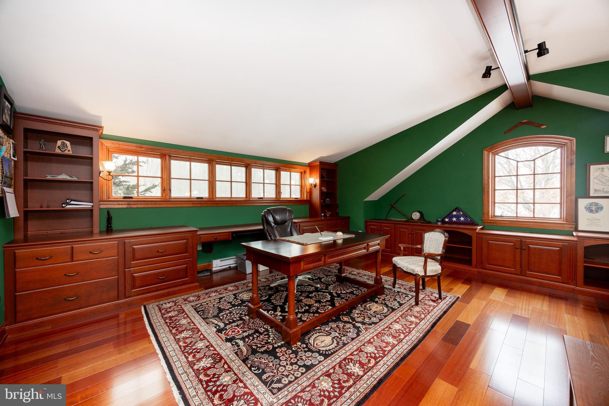 COLONIAL FARMS - Residential