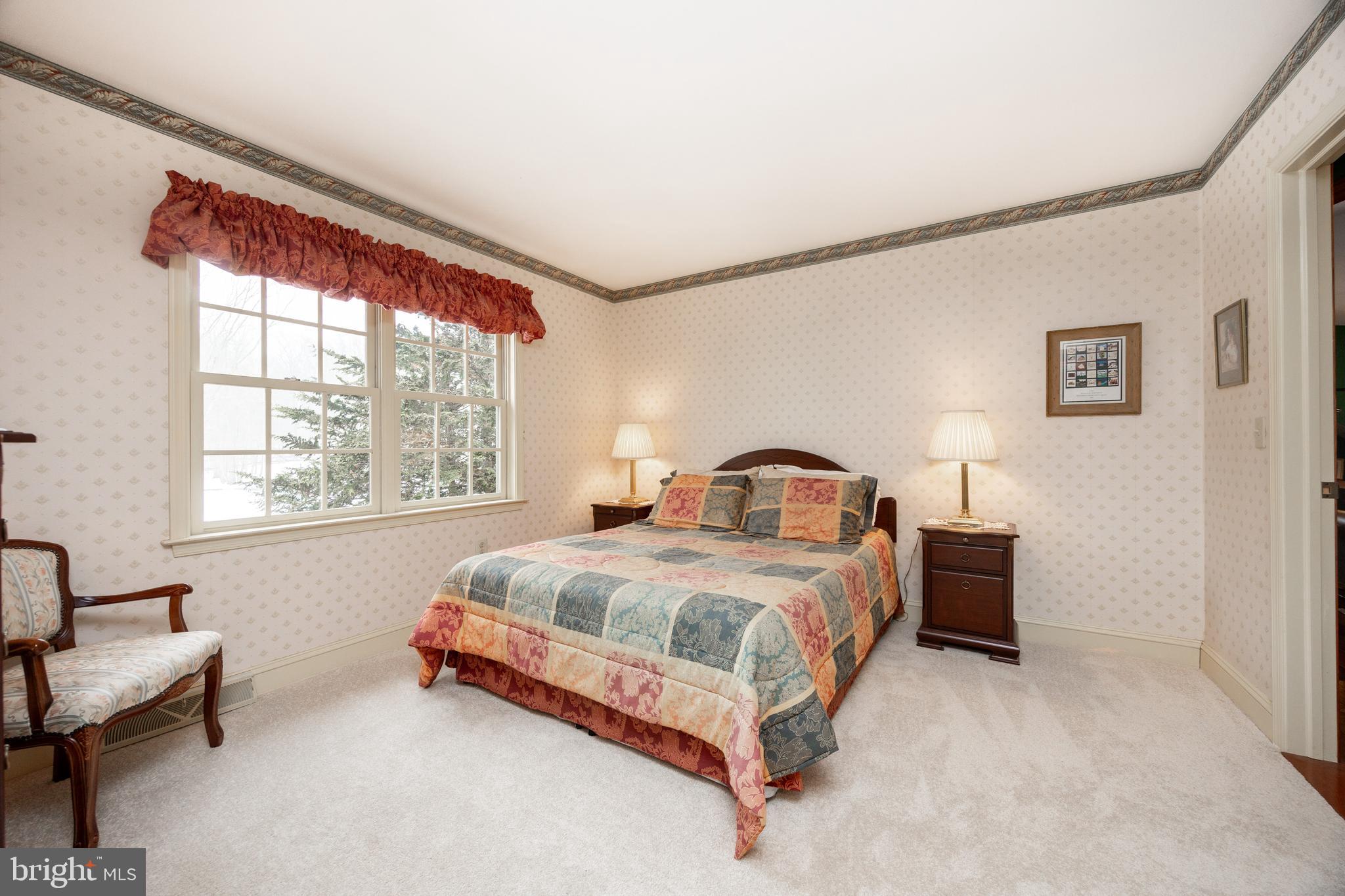 COLONIAL FARMS - Residential