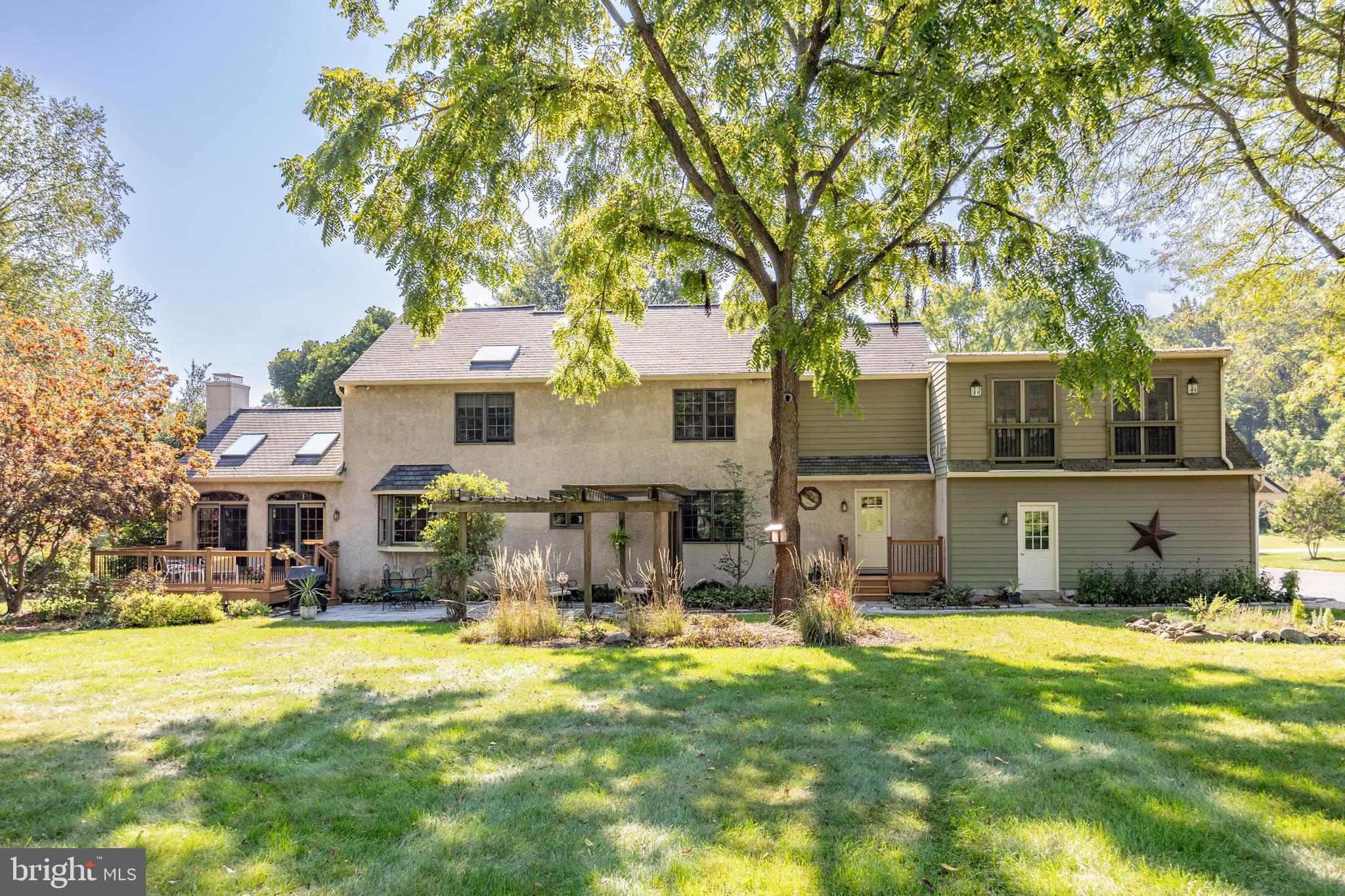 COLONIAL FARMS - Residential