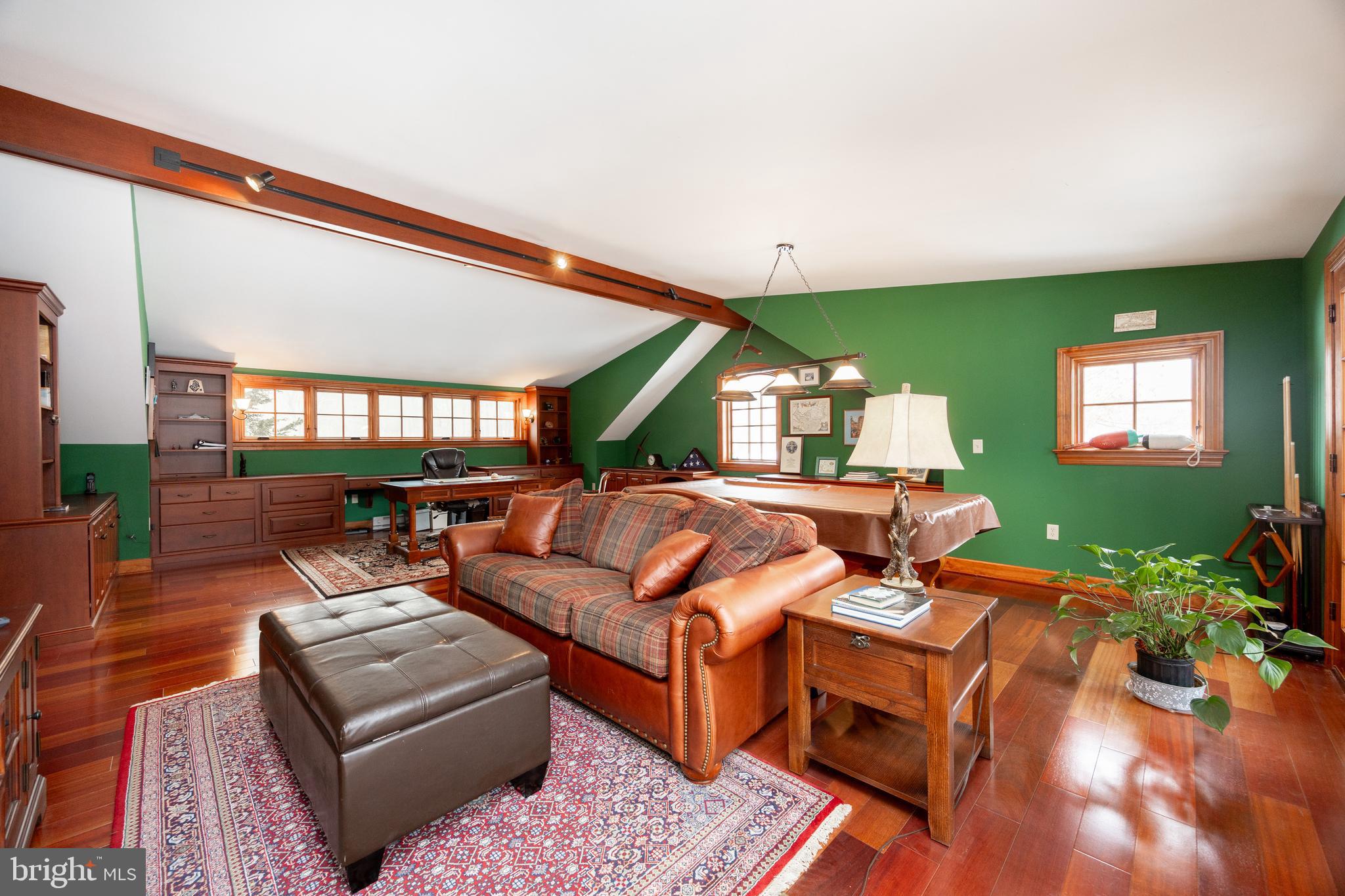 COLONIAL FARMS - Residential