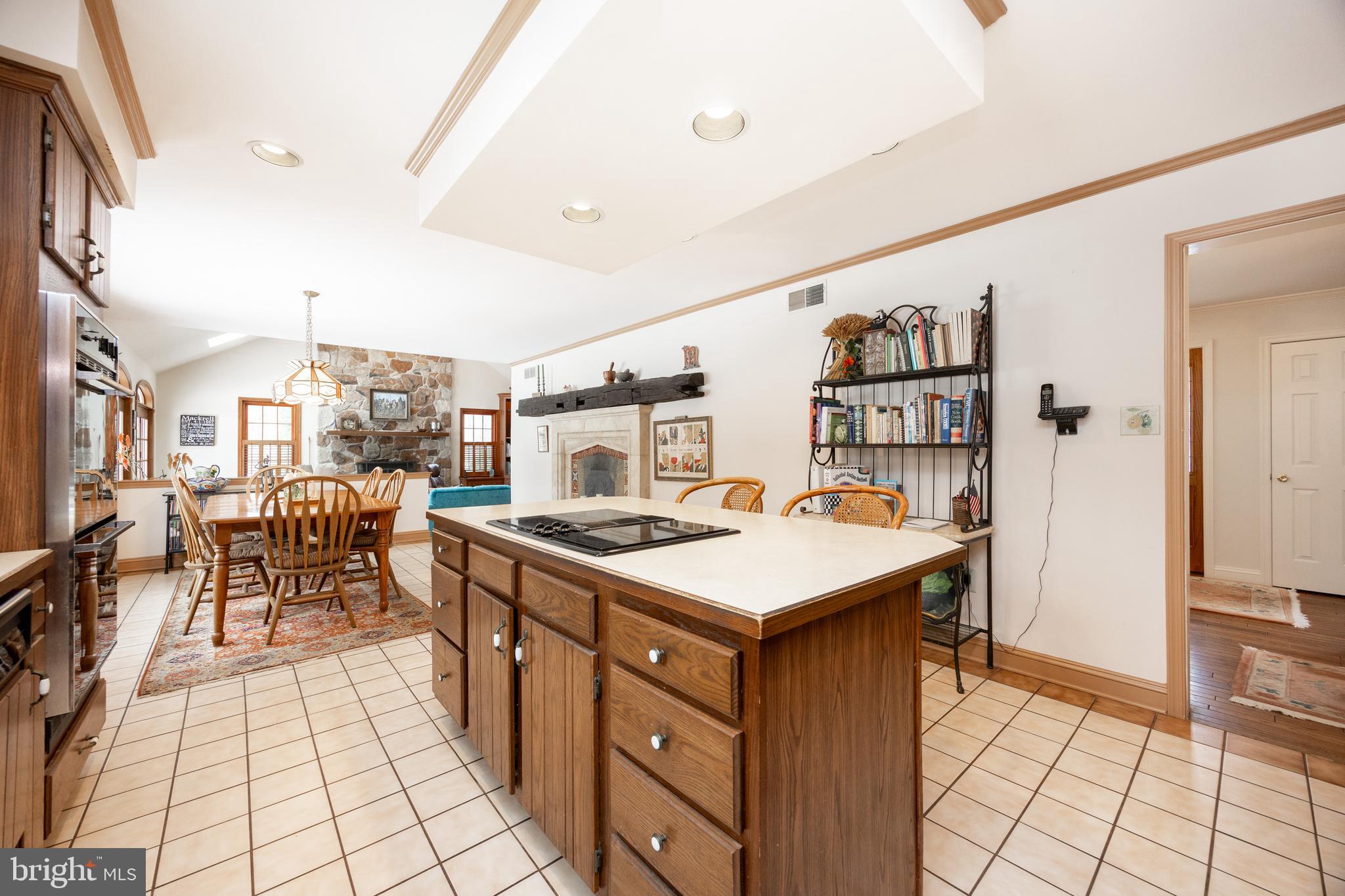 COLONIAL FARMS - Residential