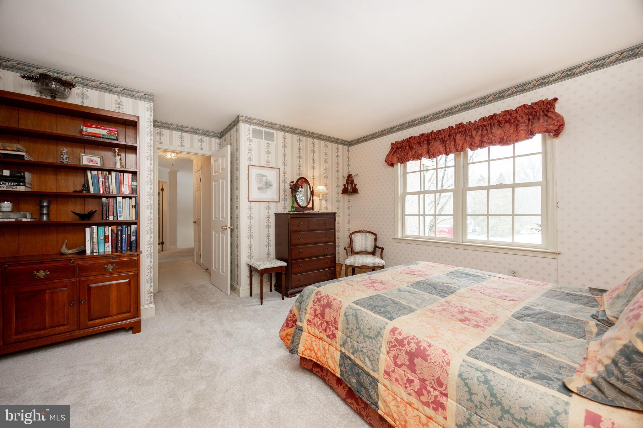 COLONIAL FARMS - Residential