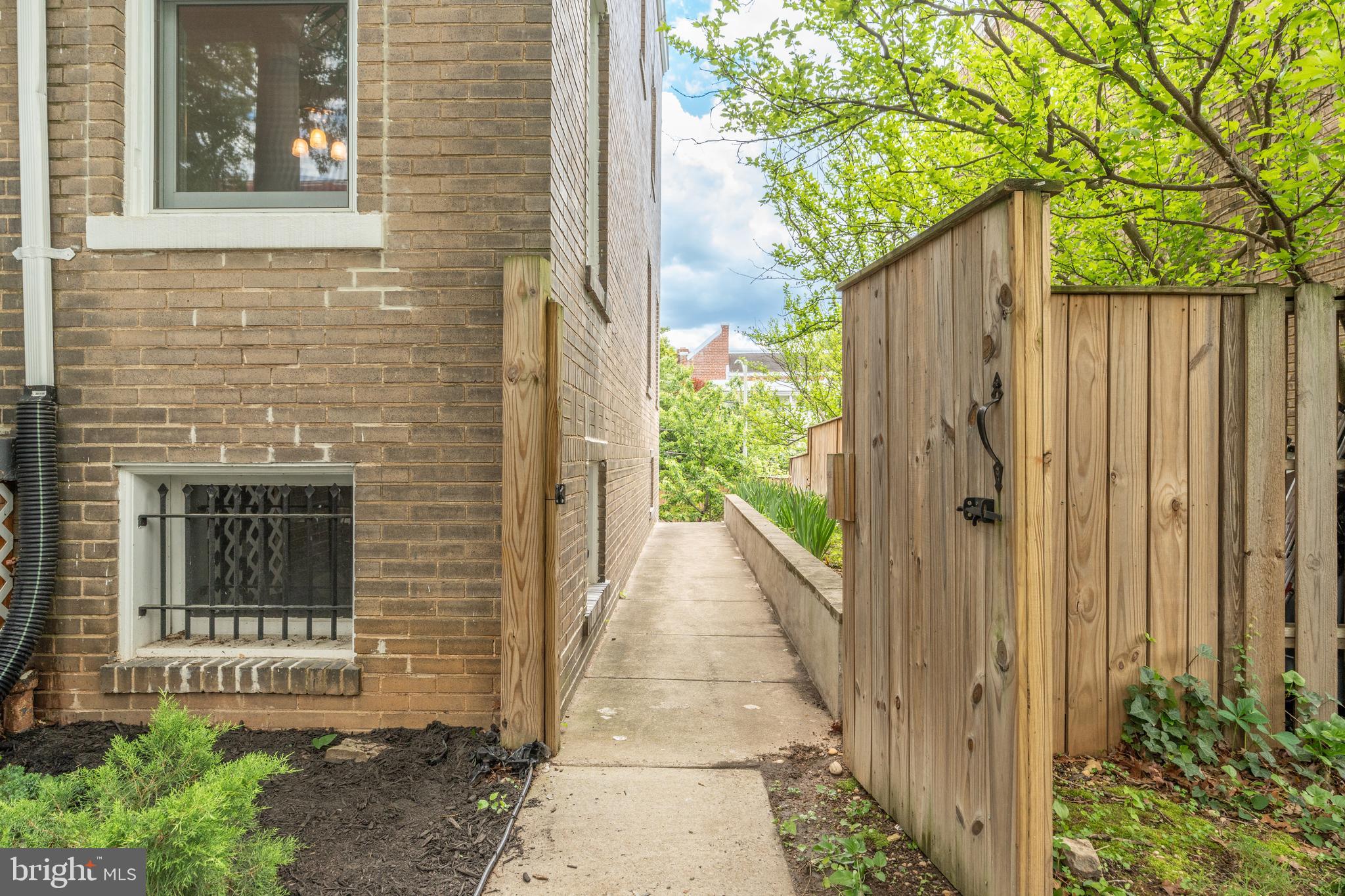 MOUNT PLEASANT - Residential