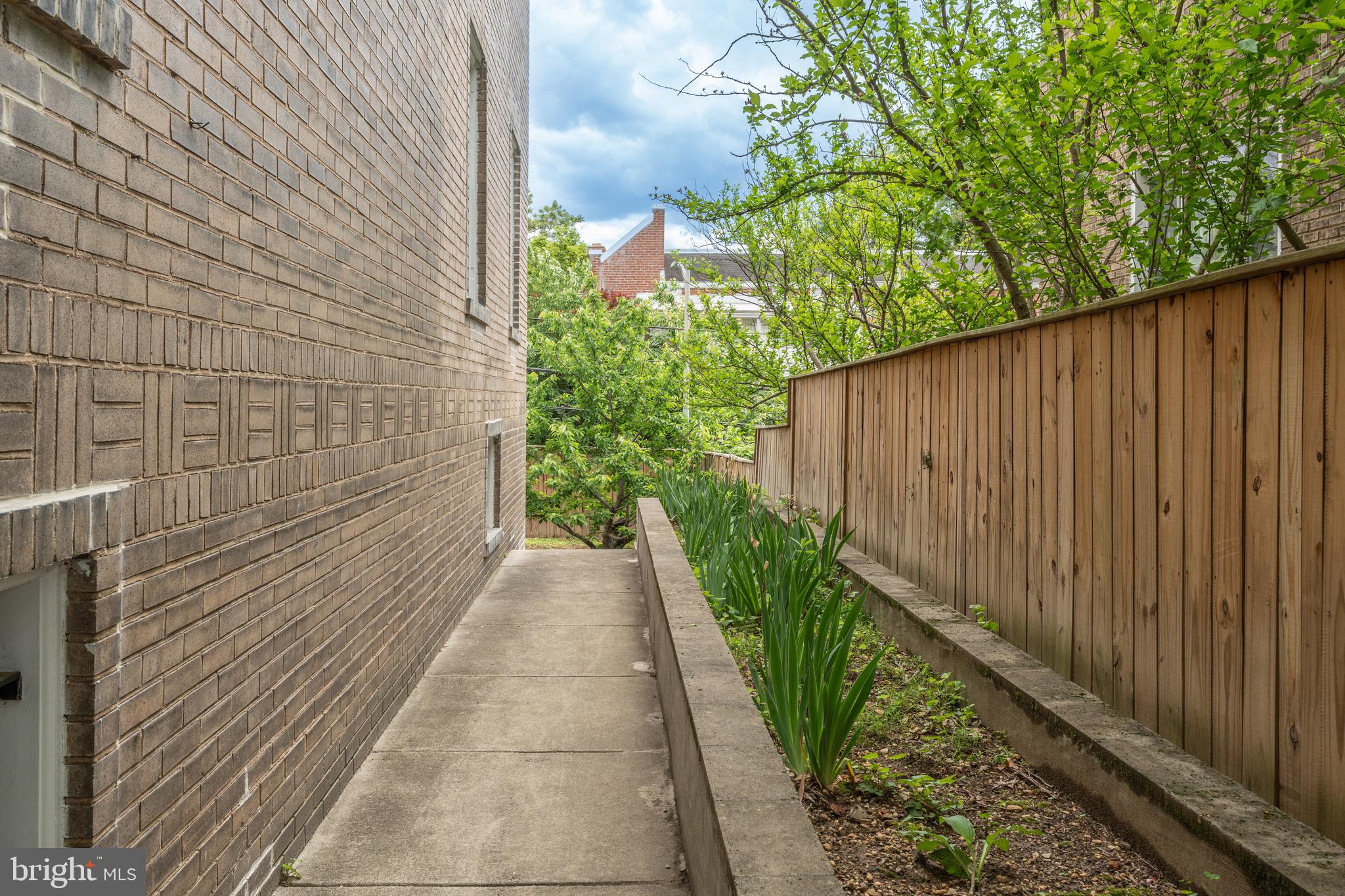MOUNT PLEASANT - Residential