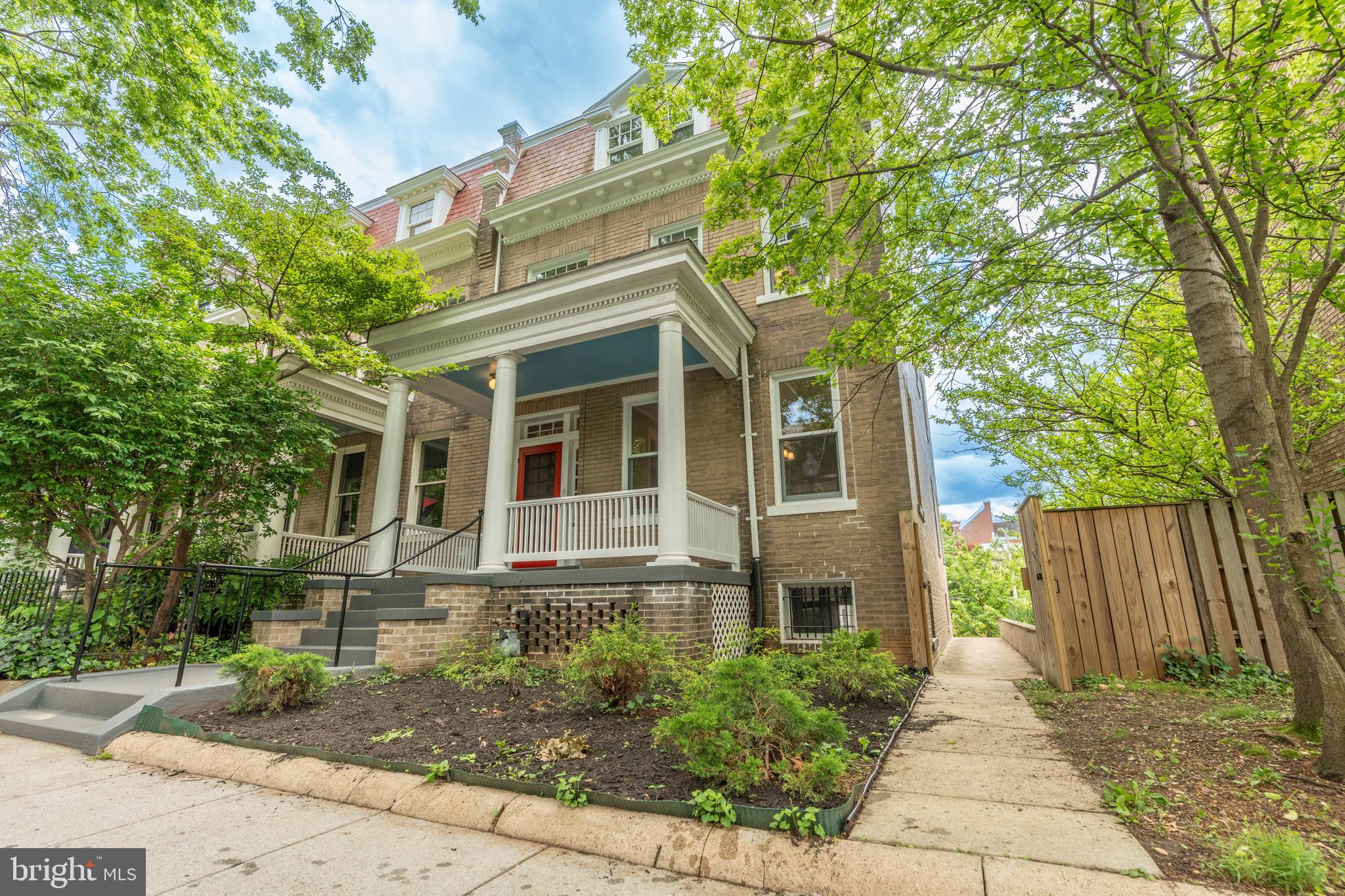 MOUNT PLEASANT - Residential