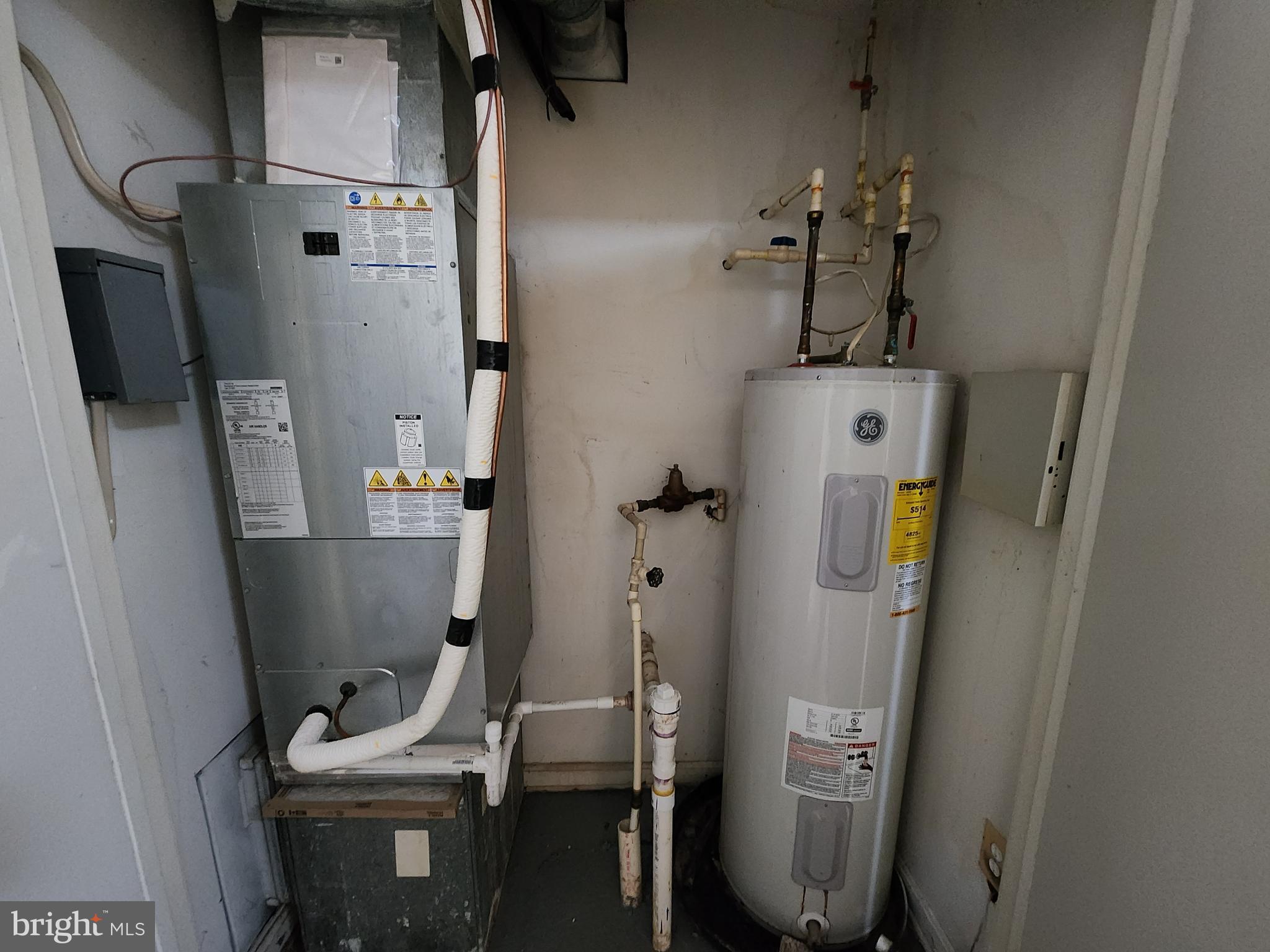 LAFAYETTE SQUARE - Residential