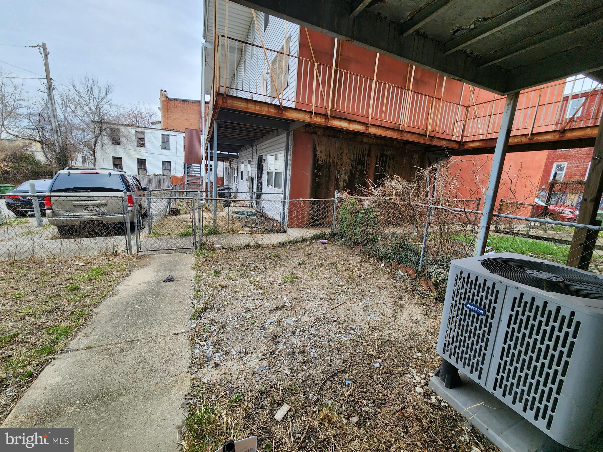 LAFAYETTE SQUARE - Residential