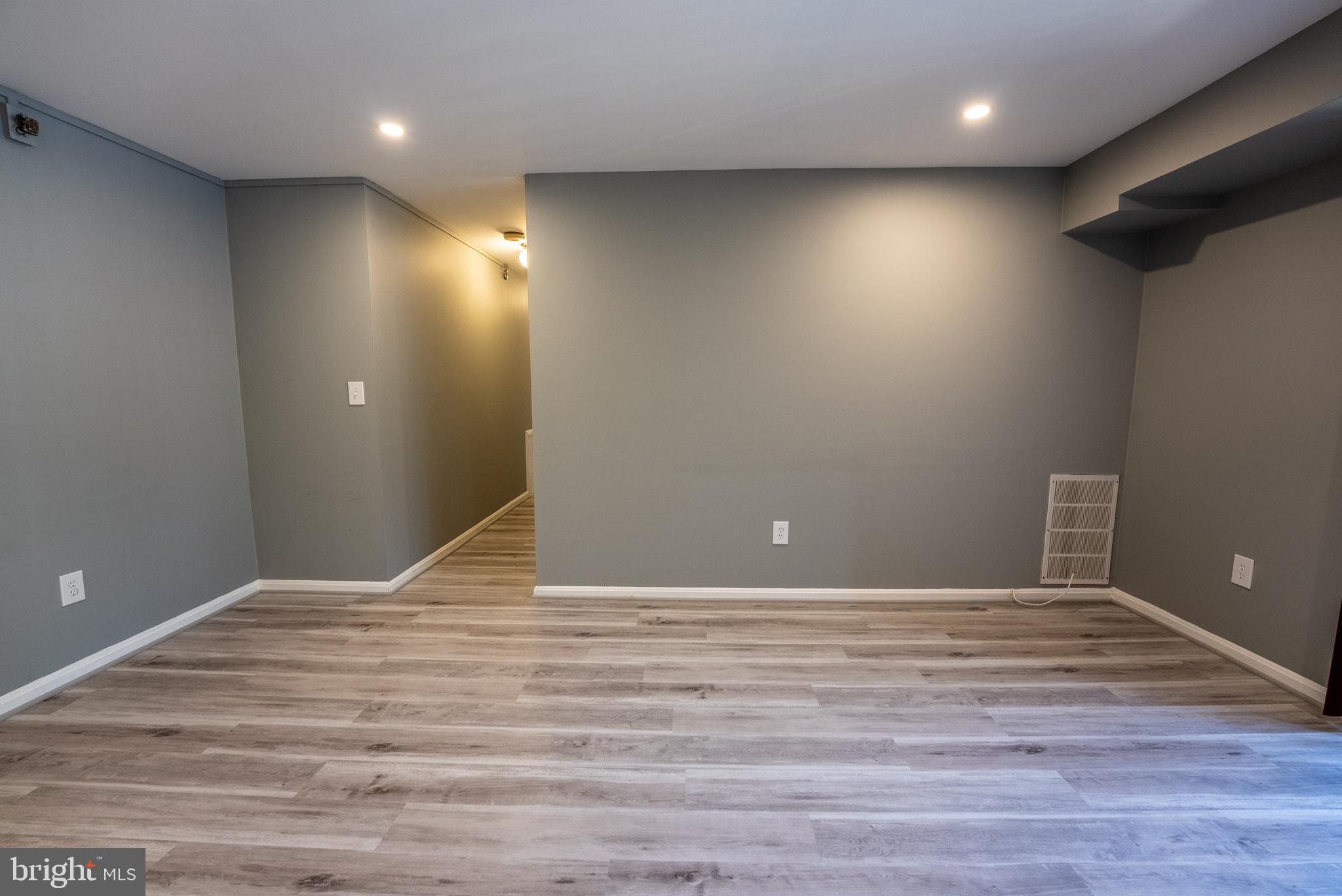 RIVER TERRACE - Residential Lease