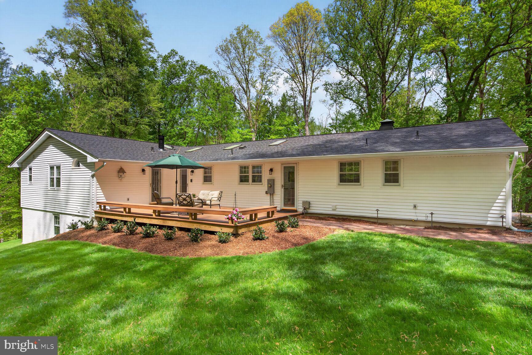 THE SINGING WOODS - Residential