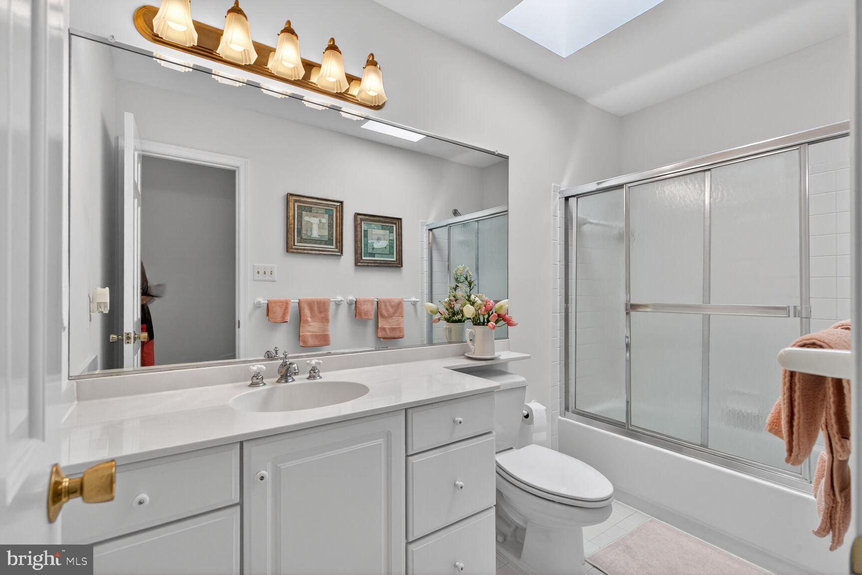 THE SINGING WOODS - Residential