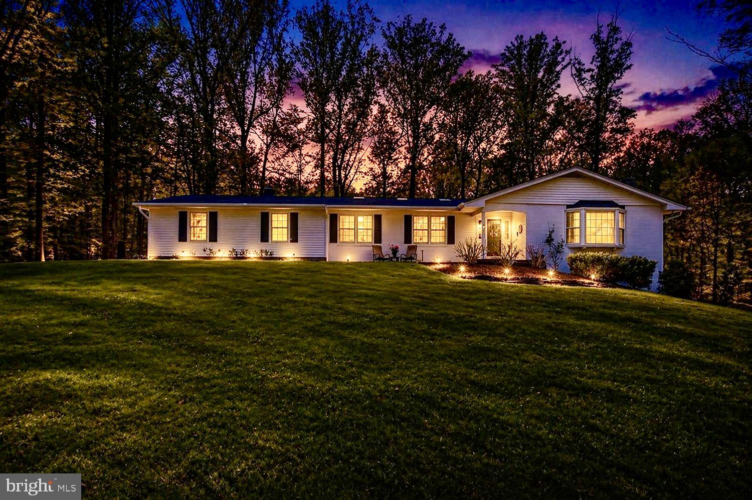 THE SINGING WOODS - Residential