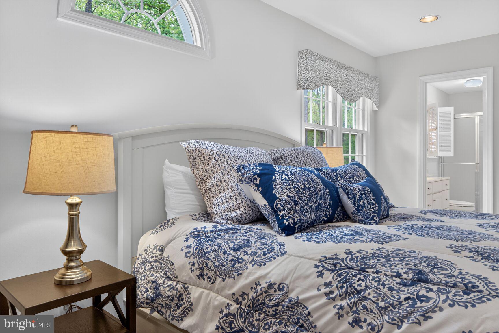 THE SINGING WOODS - Residential