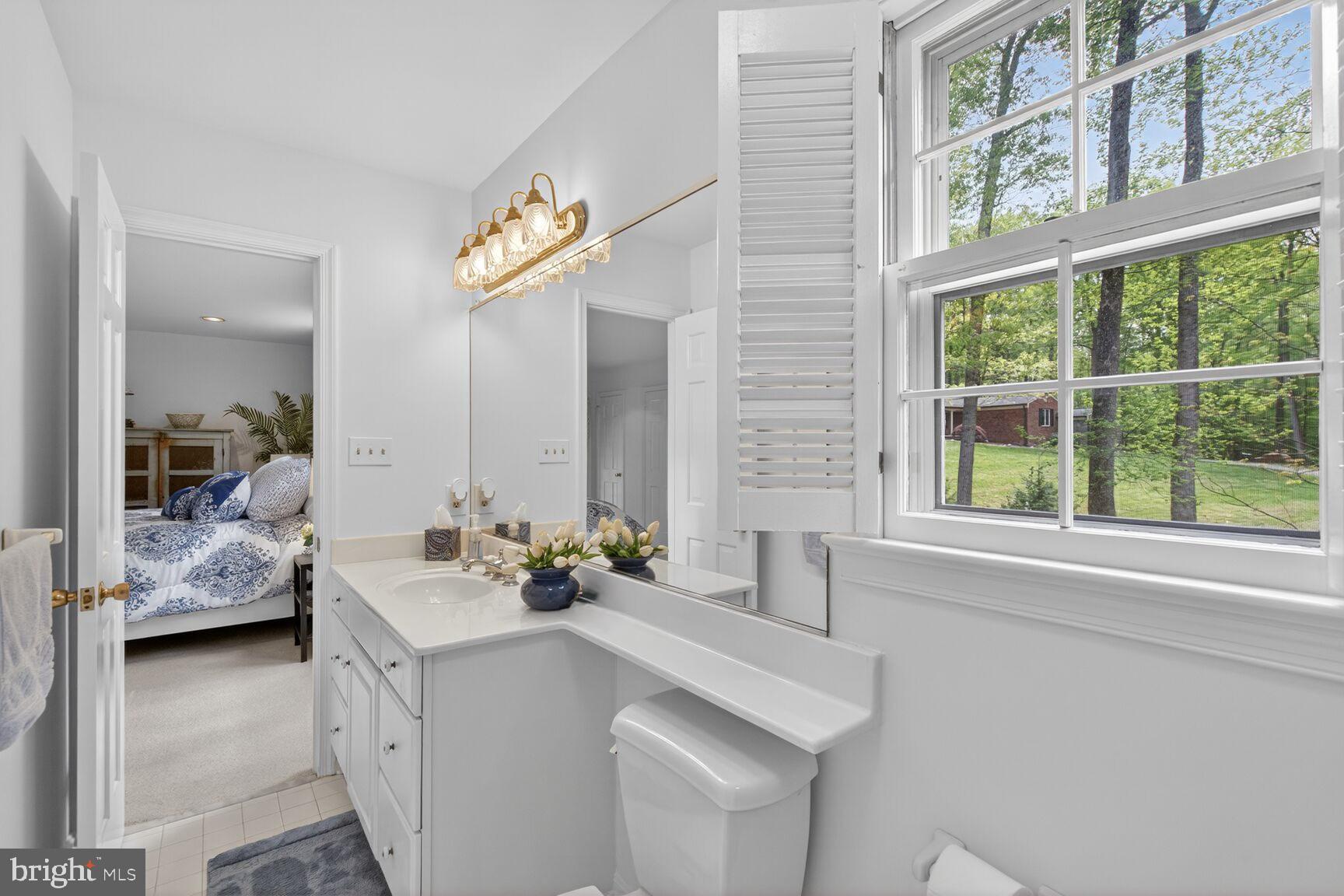 THE SINGING WOODS - Residential