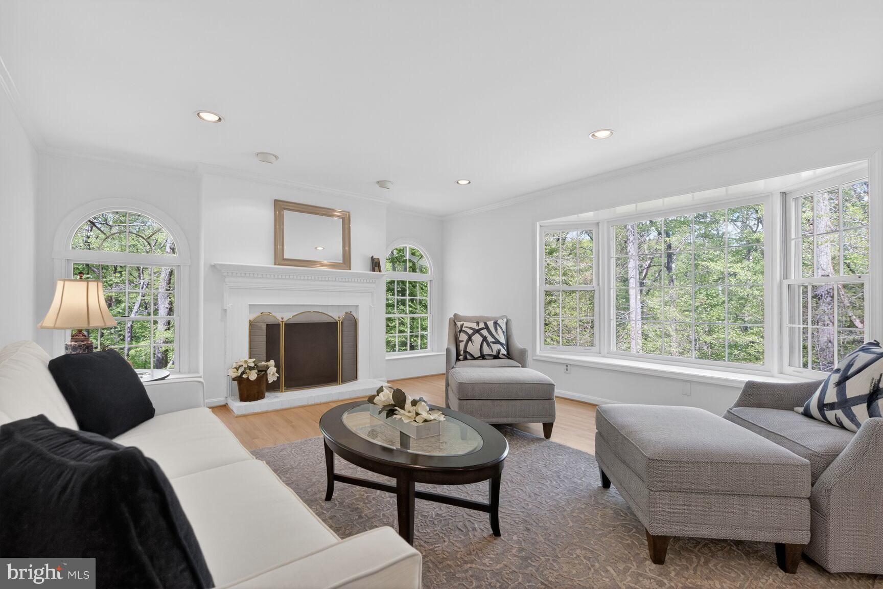 THE SINGING WOODS - Residential