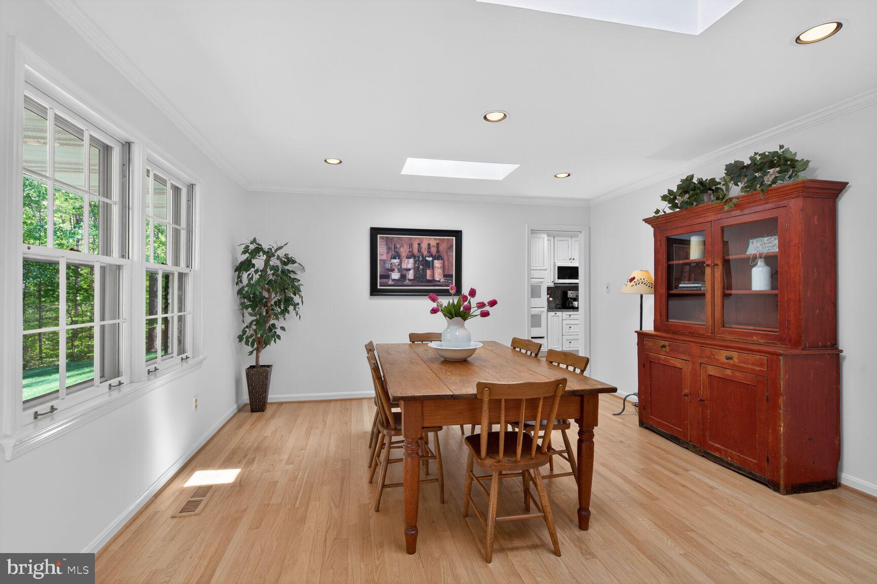 THE SINGING WOODS - Residential