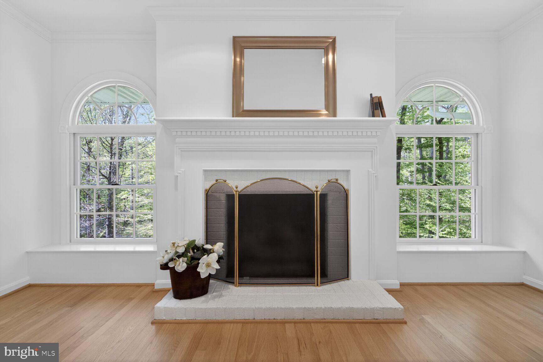 THE SINGING WOODS - Residential