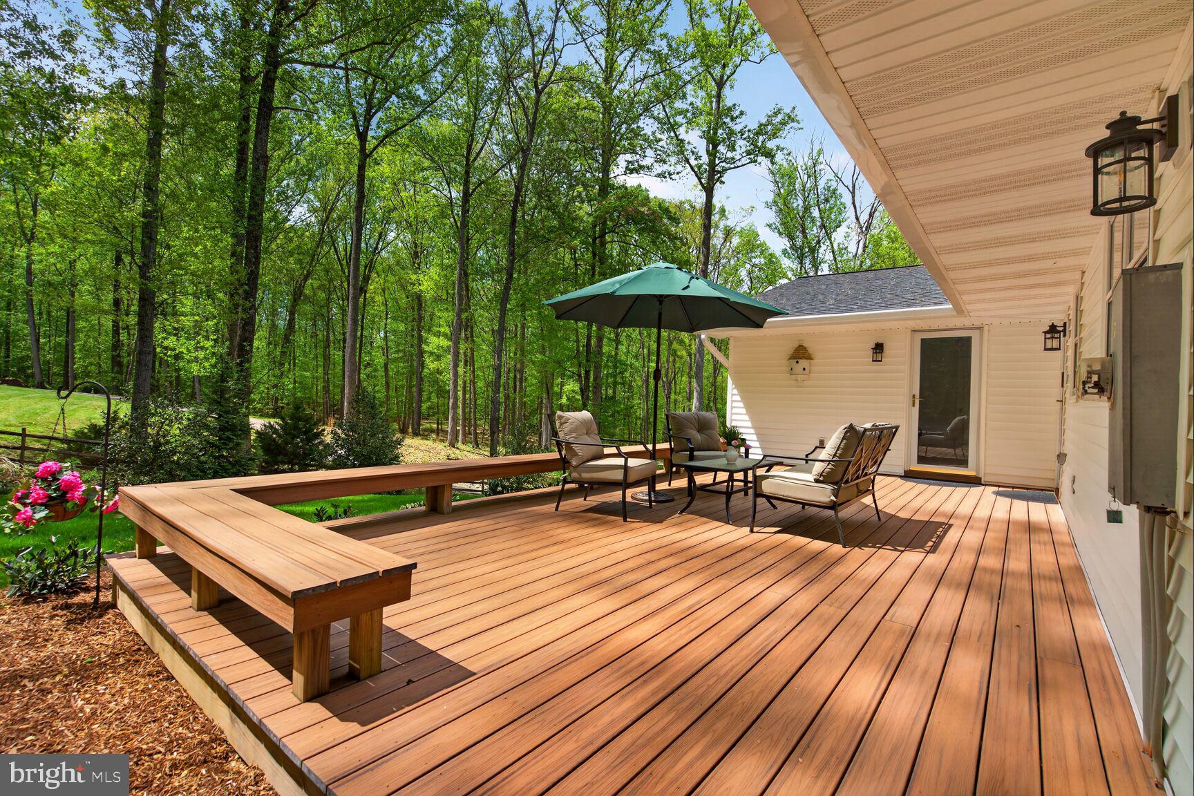 THE SINGING WOODS - Residential