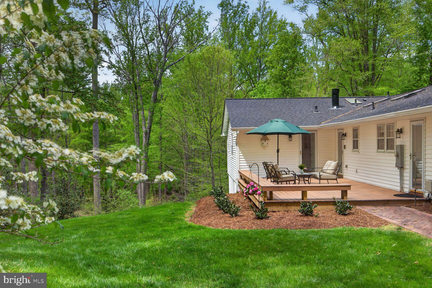 THE SINGING WOODS - Residential