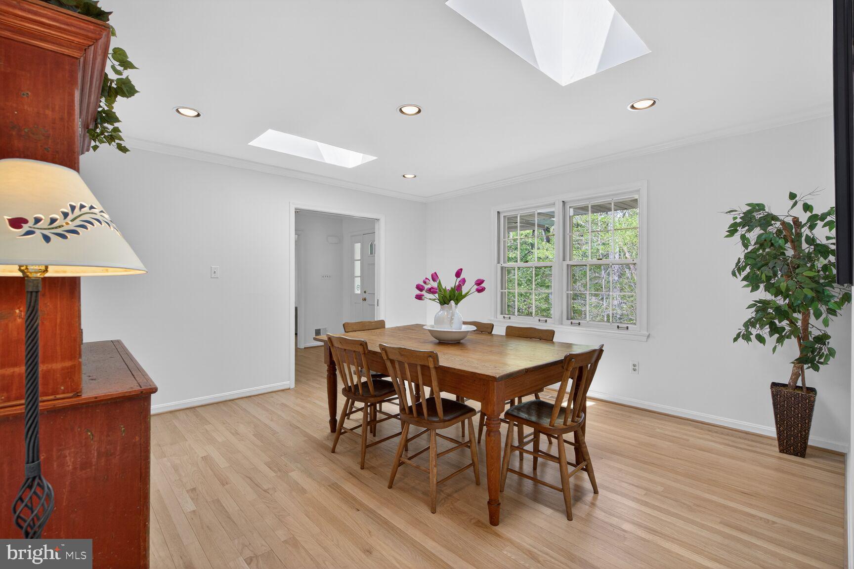 THE SINGING WOODS - Residential