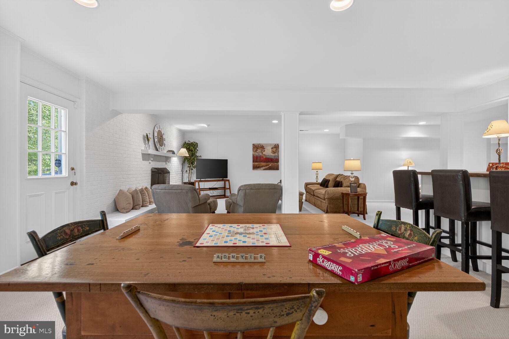 THE SINGING WOODS - Residential