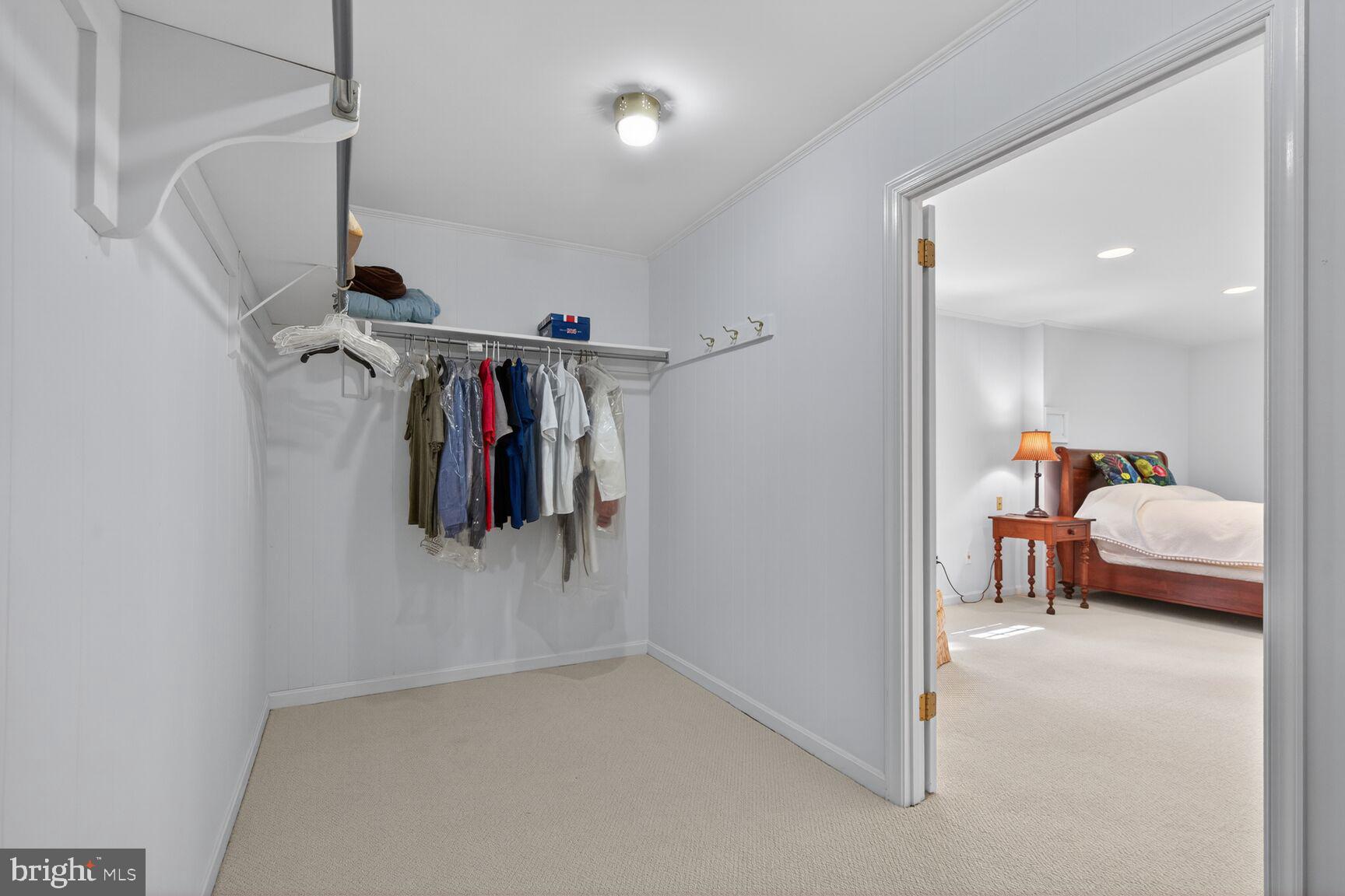 THE SINGING WOODS - Residential