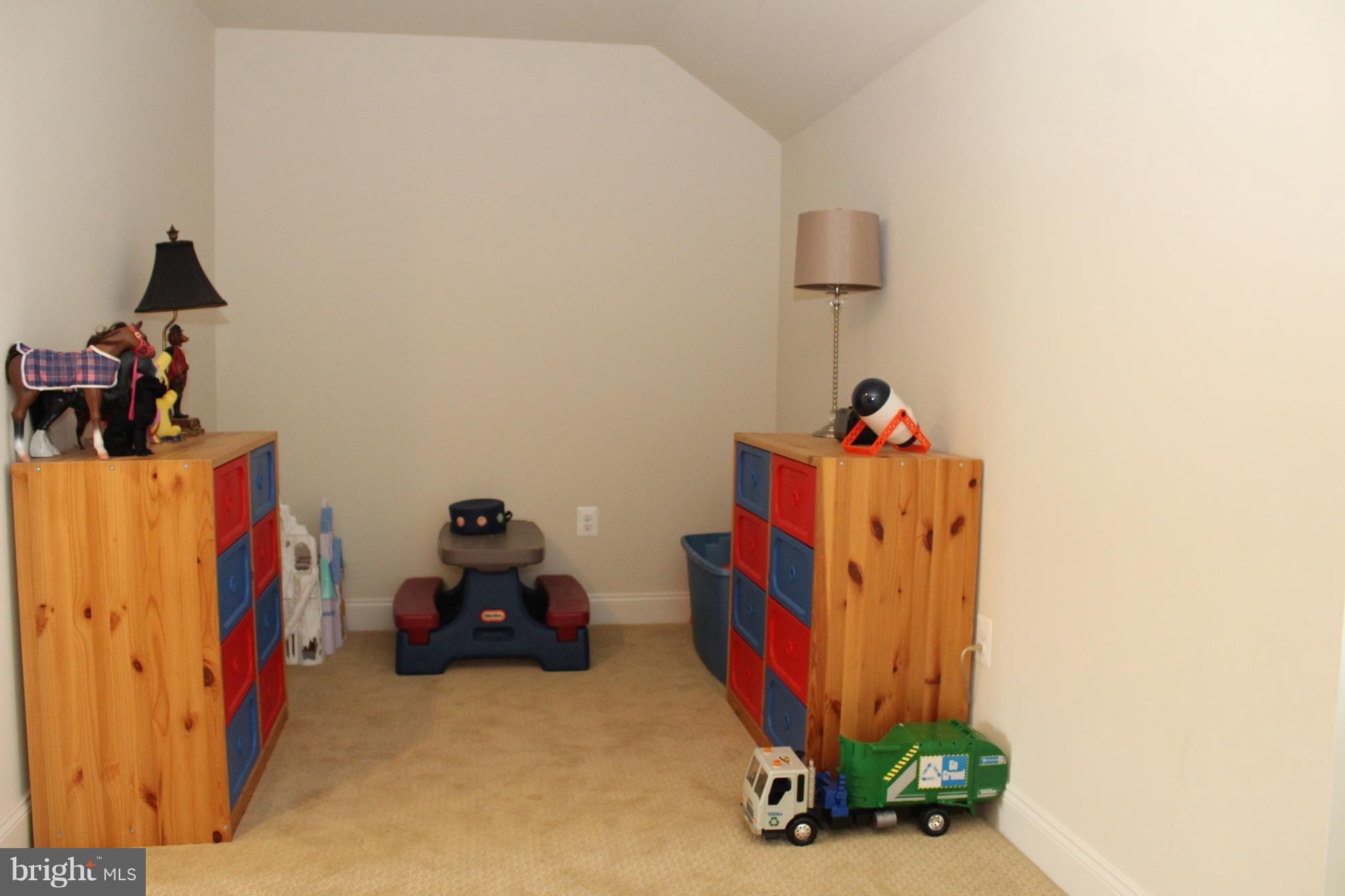 LOUDOUN VALLEY ESTATES 2 - Residential