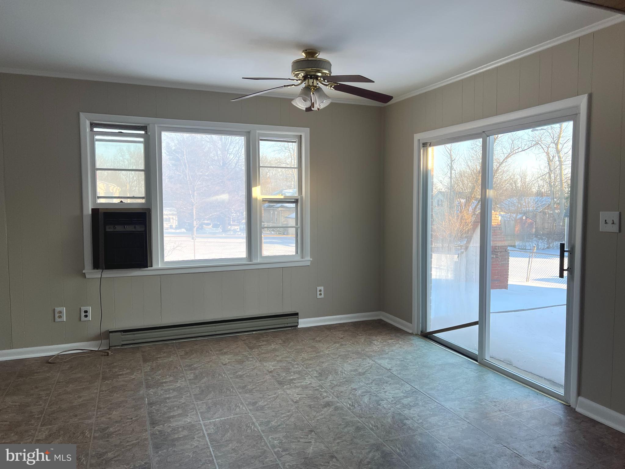 LYN GOLD MANOR - Residential