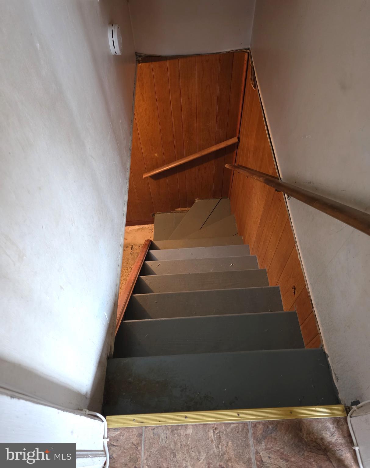 LYN GOLD MANOR - Residential