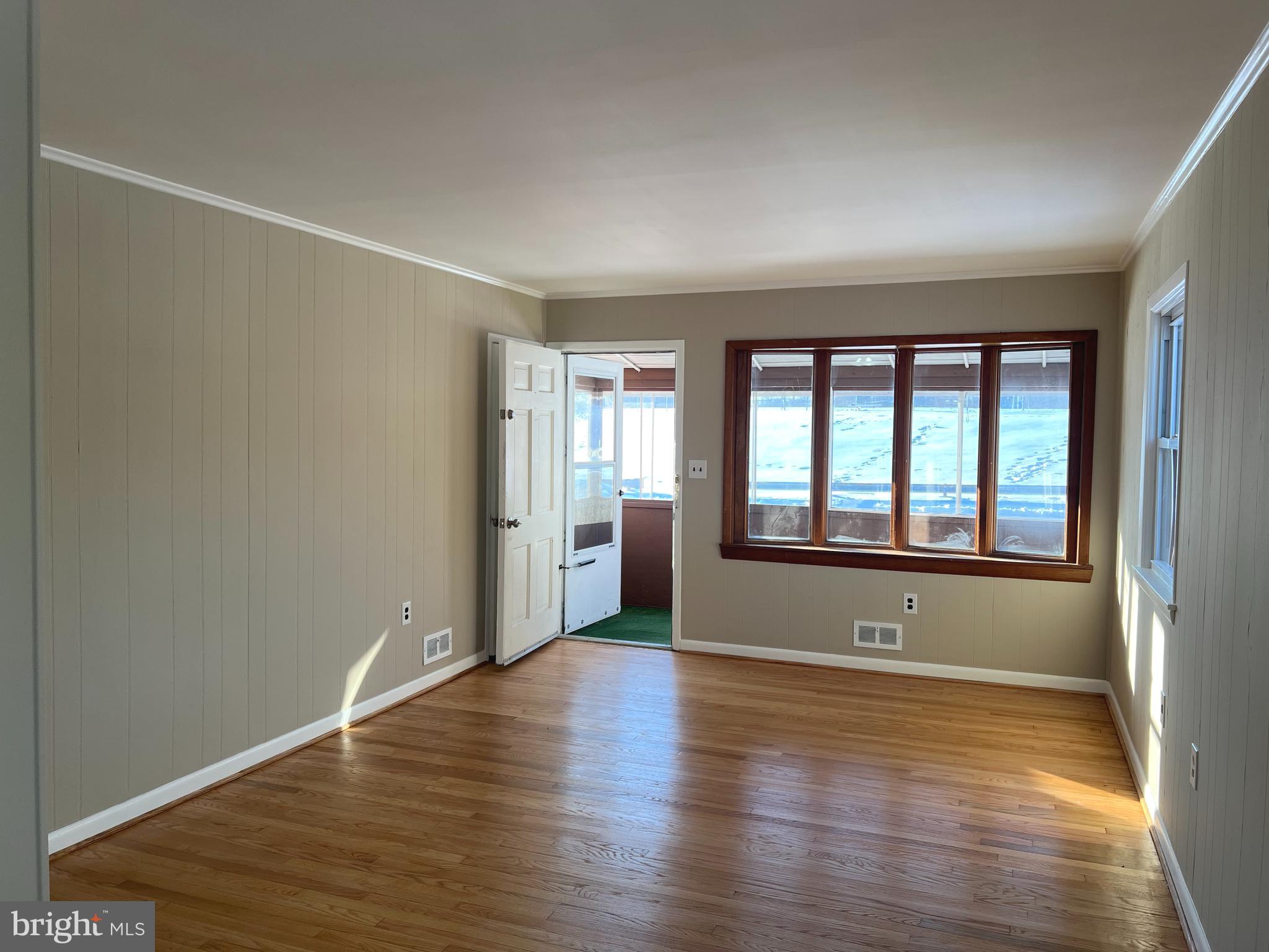 LYN GOLD MANOR - Residential