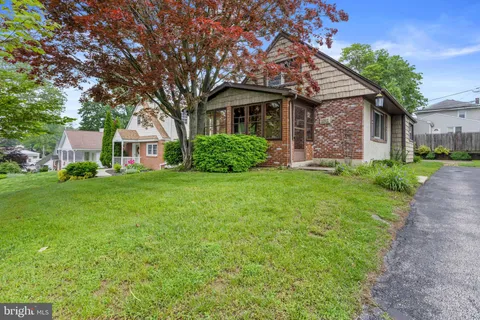 1011 Woodcliffe Avenue, Media, PA MLS: PADE2090980