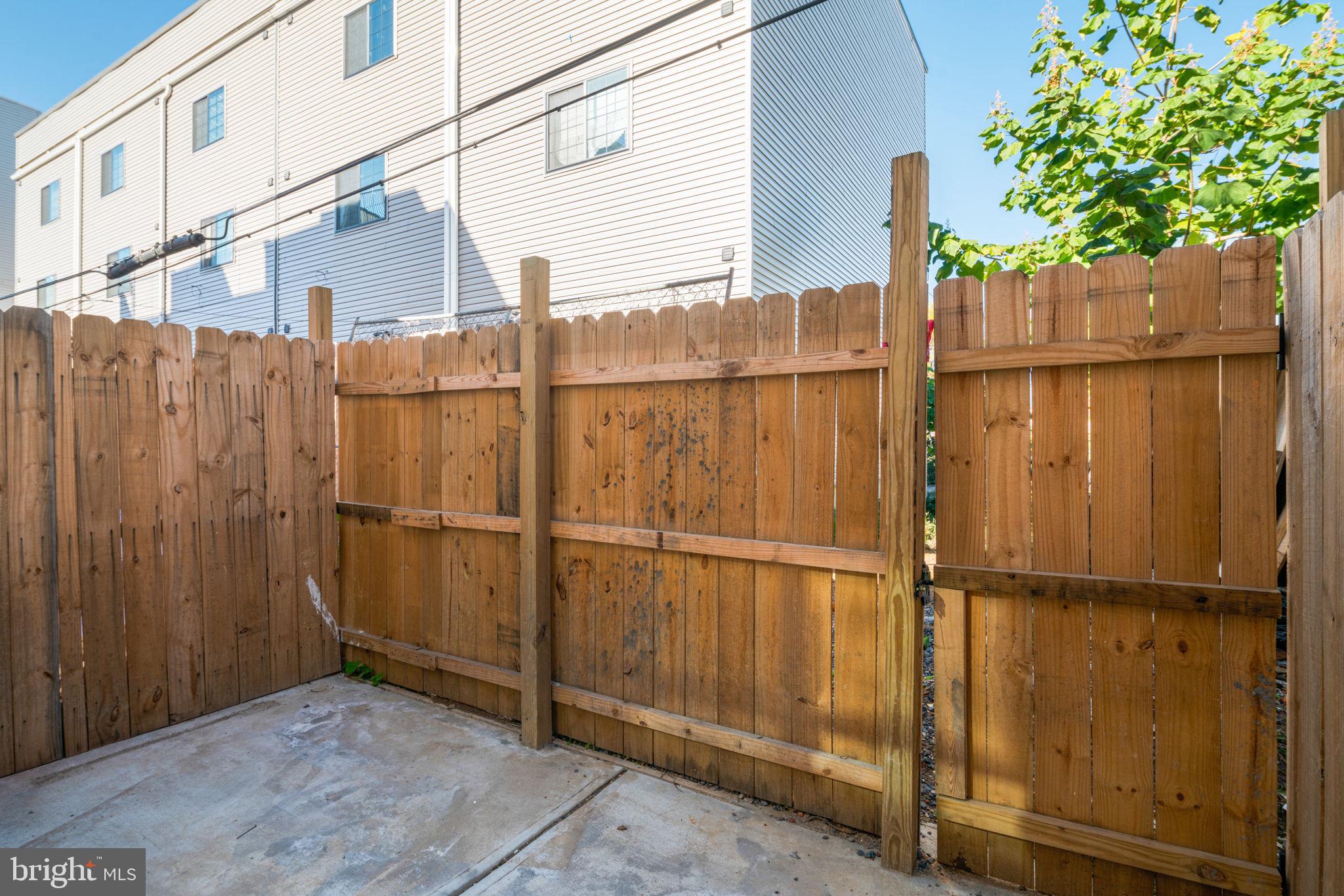 FRANCISVILLE - Residential