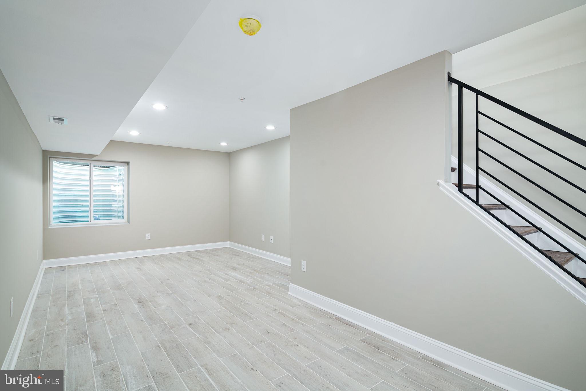 FRANCISVILLE - Residential