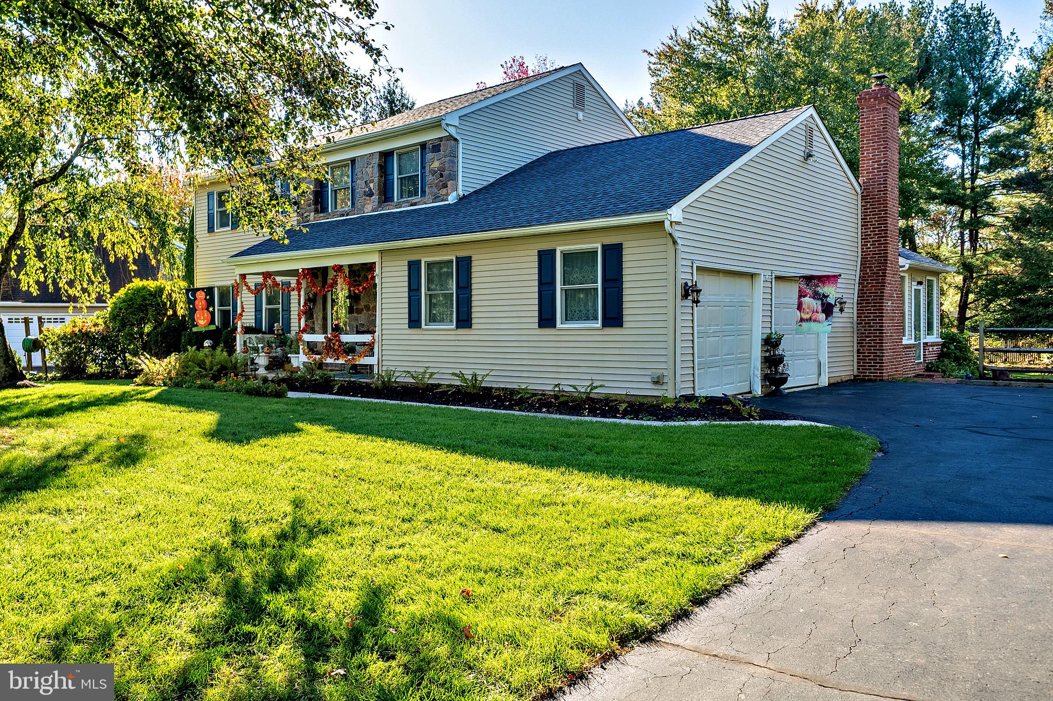 17 PADDOCK DRIVE