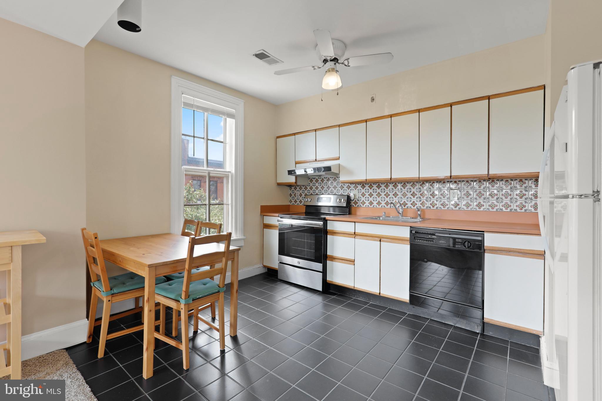 BOLTON HILL HISTORIC DISTRICT - Residential Lease