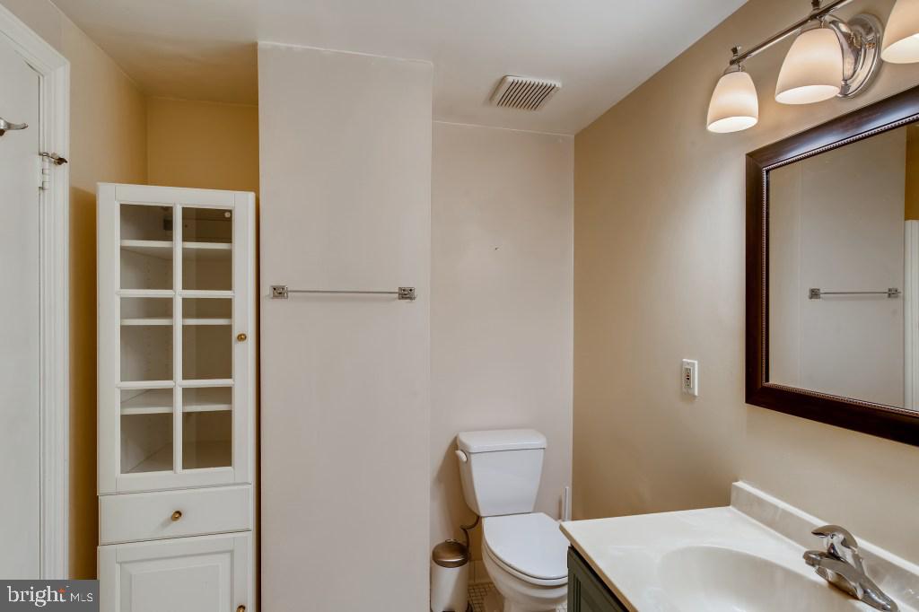 BOLTON HILL HISTORIC DISTRICT - Residential Lease