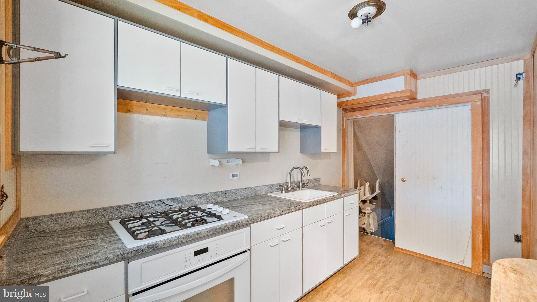 CHARLESMONT - Residential