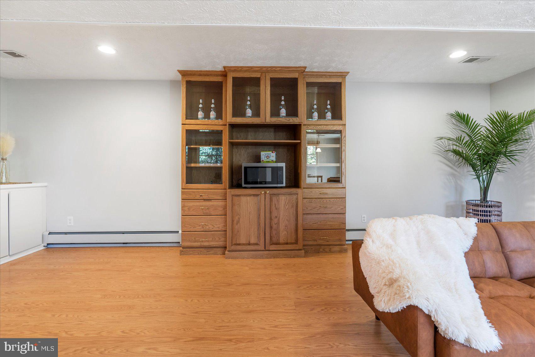 STRAWBRIDGE ESTATES - Residential