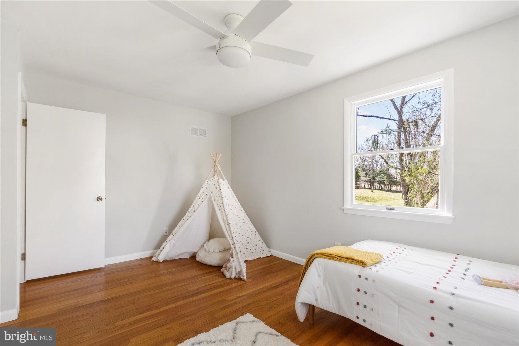 STRAWBRIDGE ESTATES - Residential