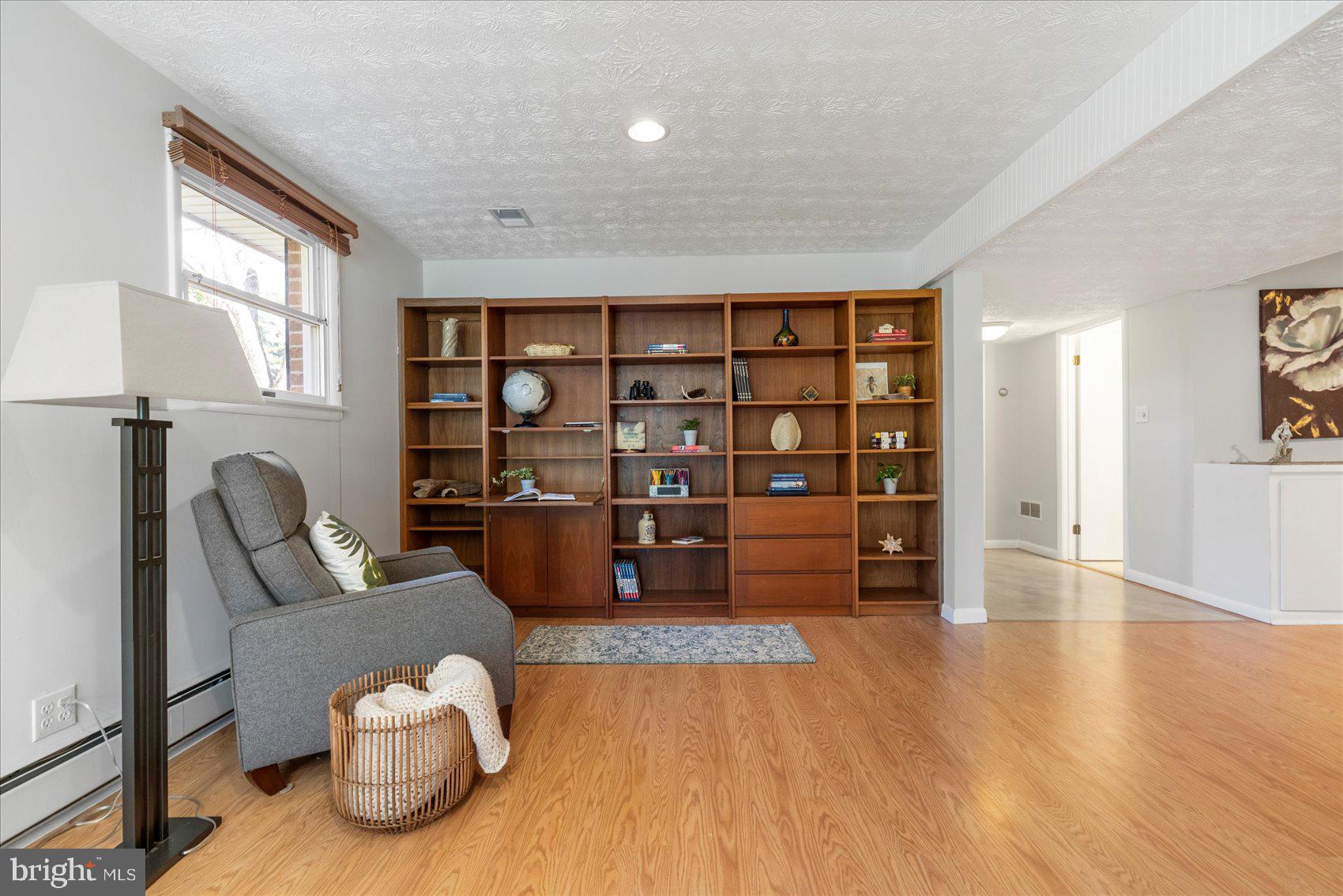 STRAWBRIDGE ESTATES - Residential