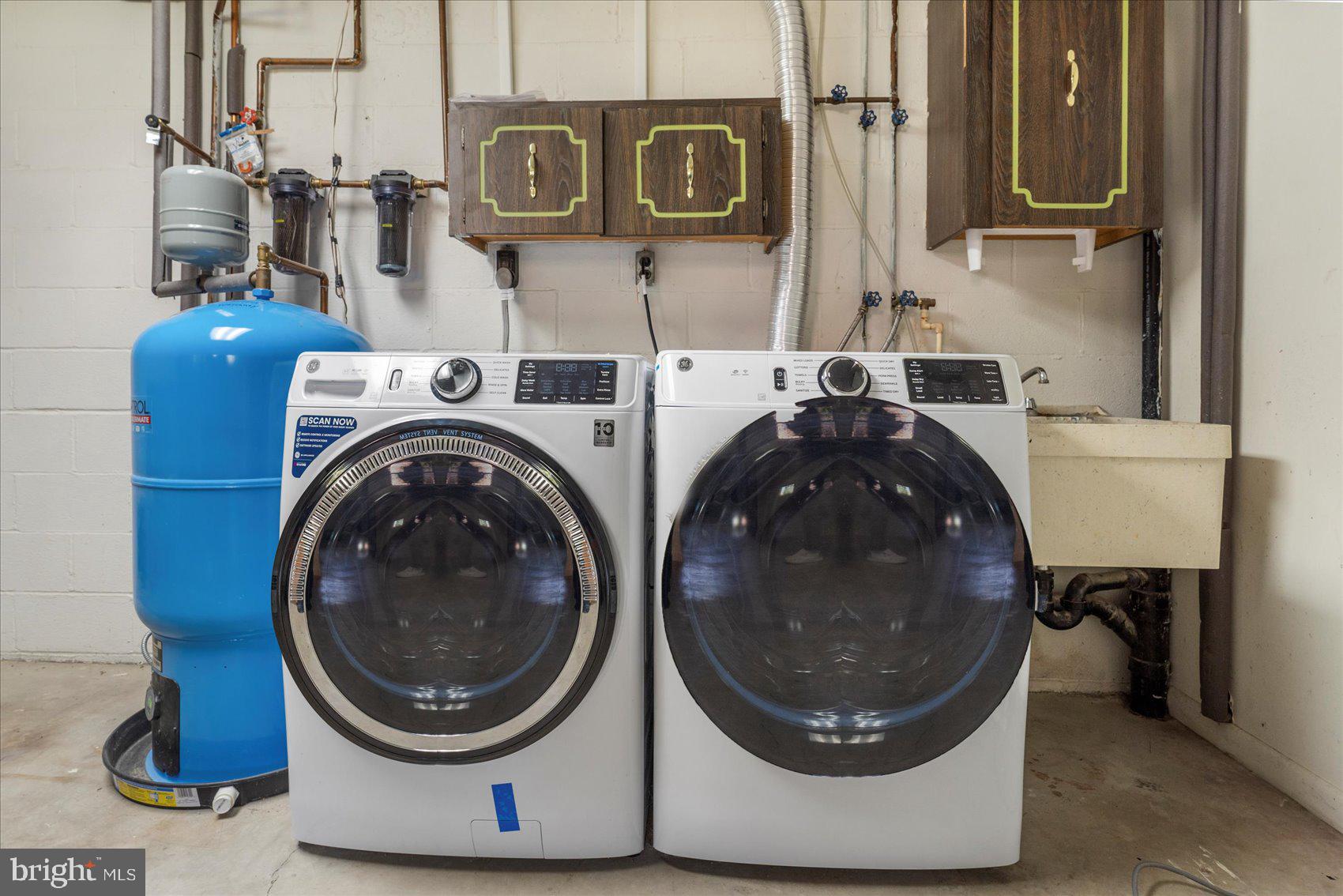 STRAWBRIDGE ESTATES - Residential