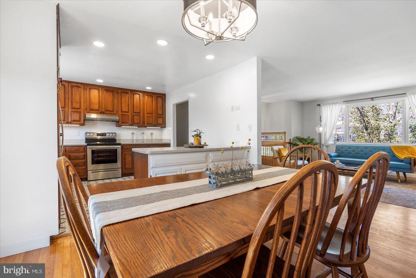 STRAWBRIDGE ESTATES - Residential