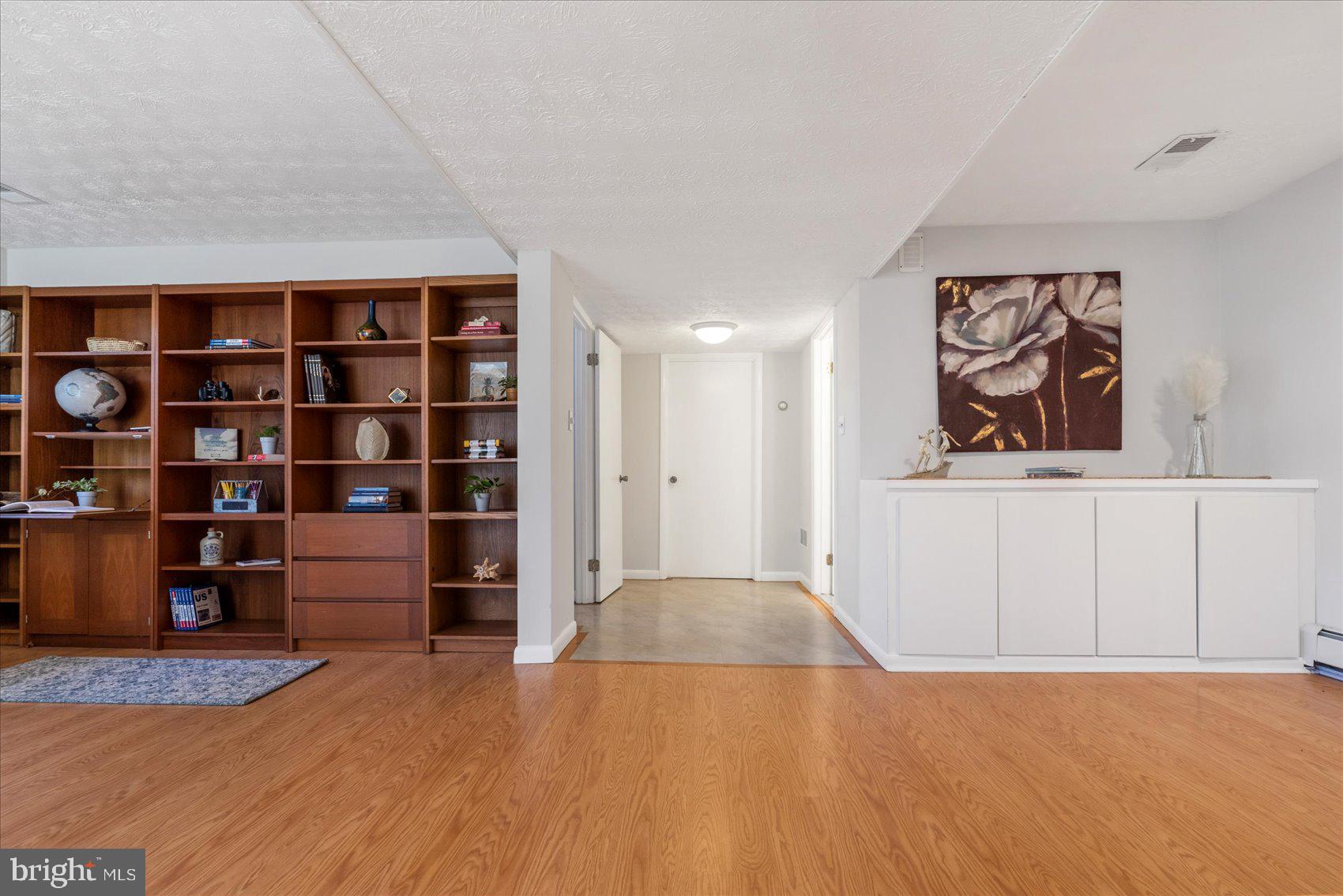 STRAWBRIDGE ESTATES - Residential