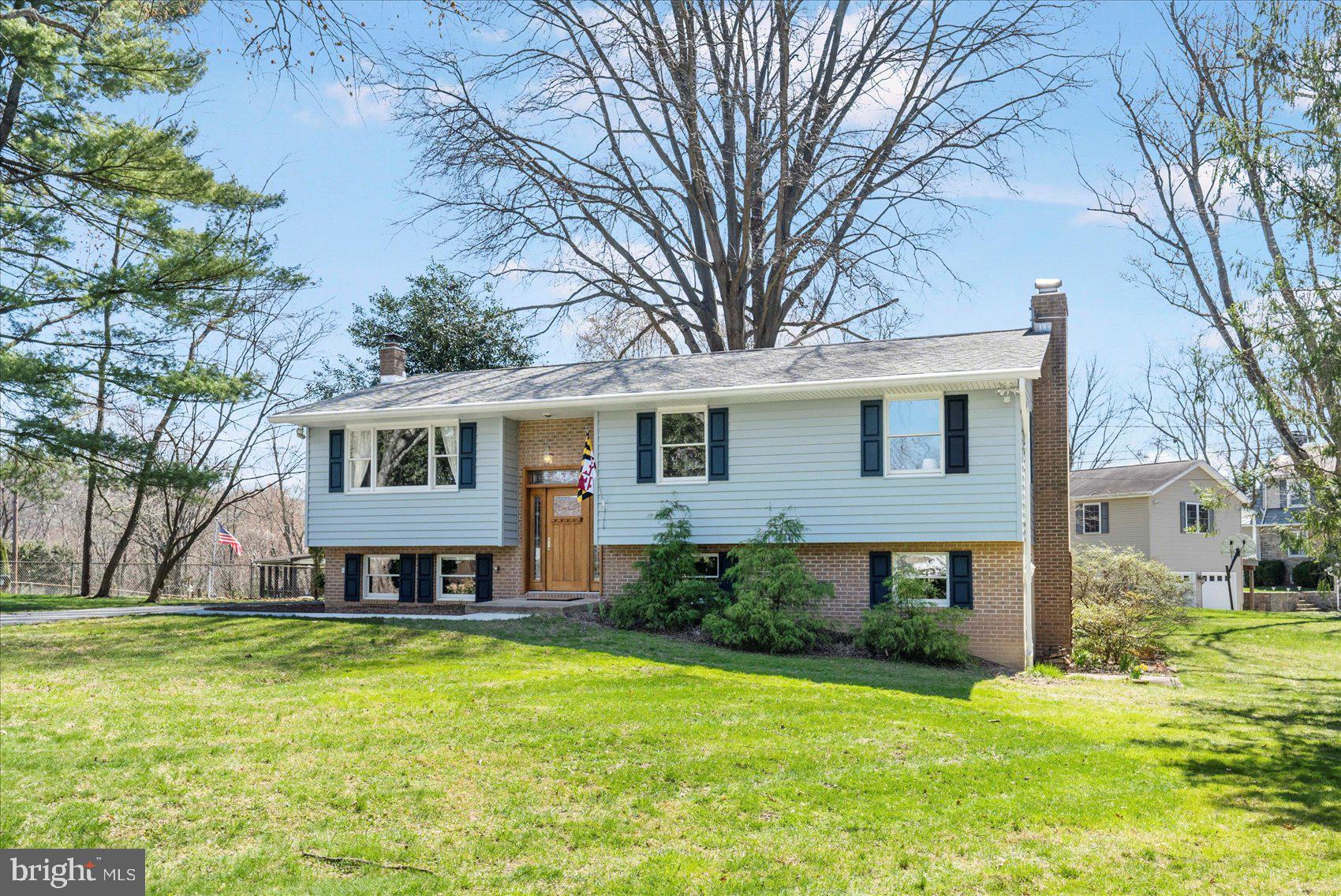 STRAWBRIDGE ESTATES - Residential