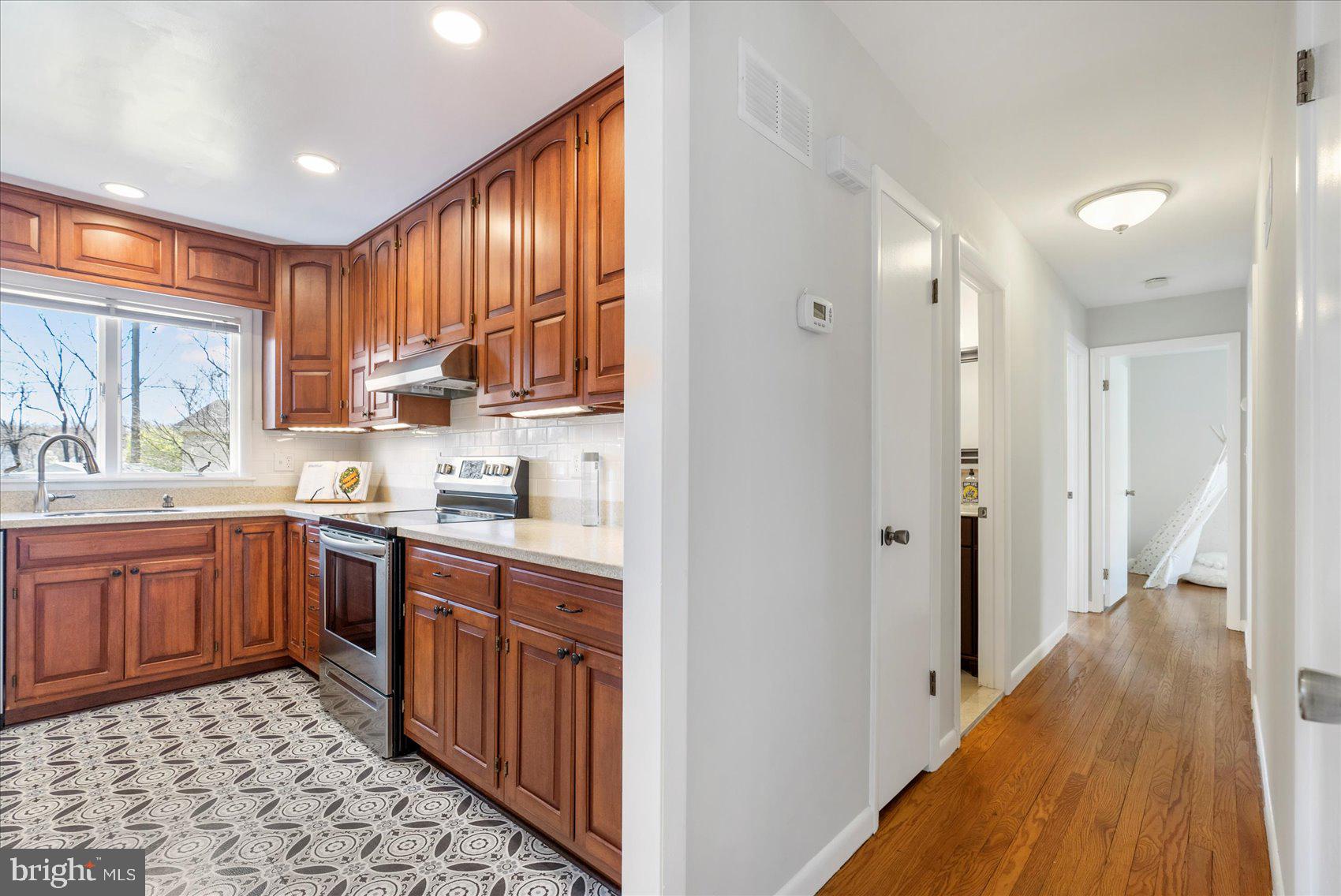 STRAWBRIDGE ESTATES - Residential