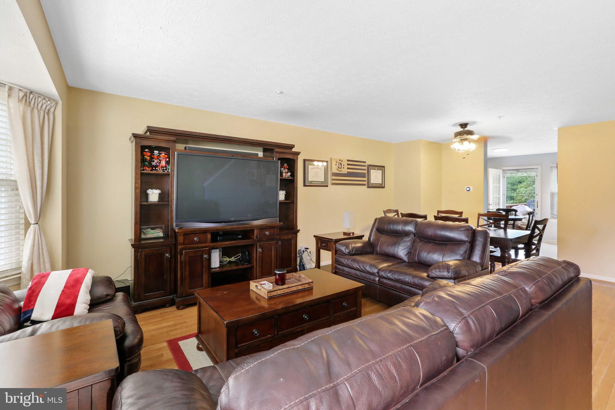 CONSTANT FRIENDSHIP - Residential