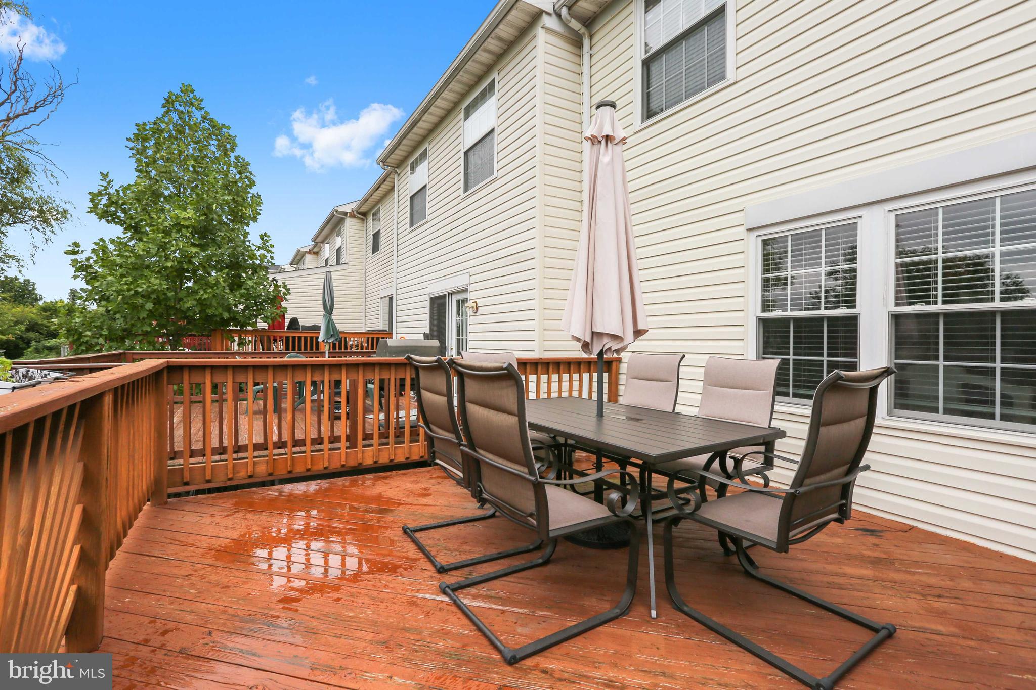 CONSTANT FRIENDSHIP - Residential