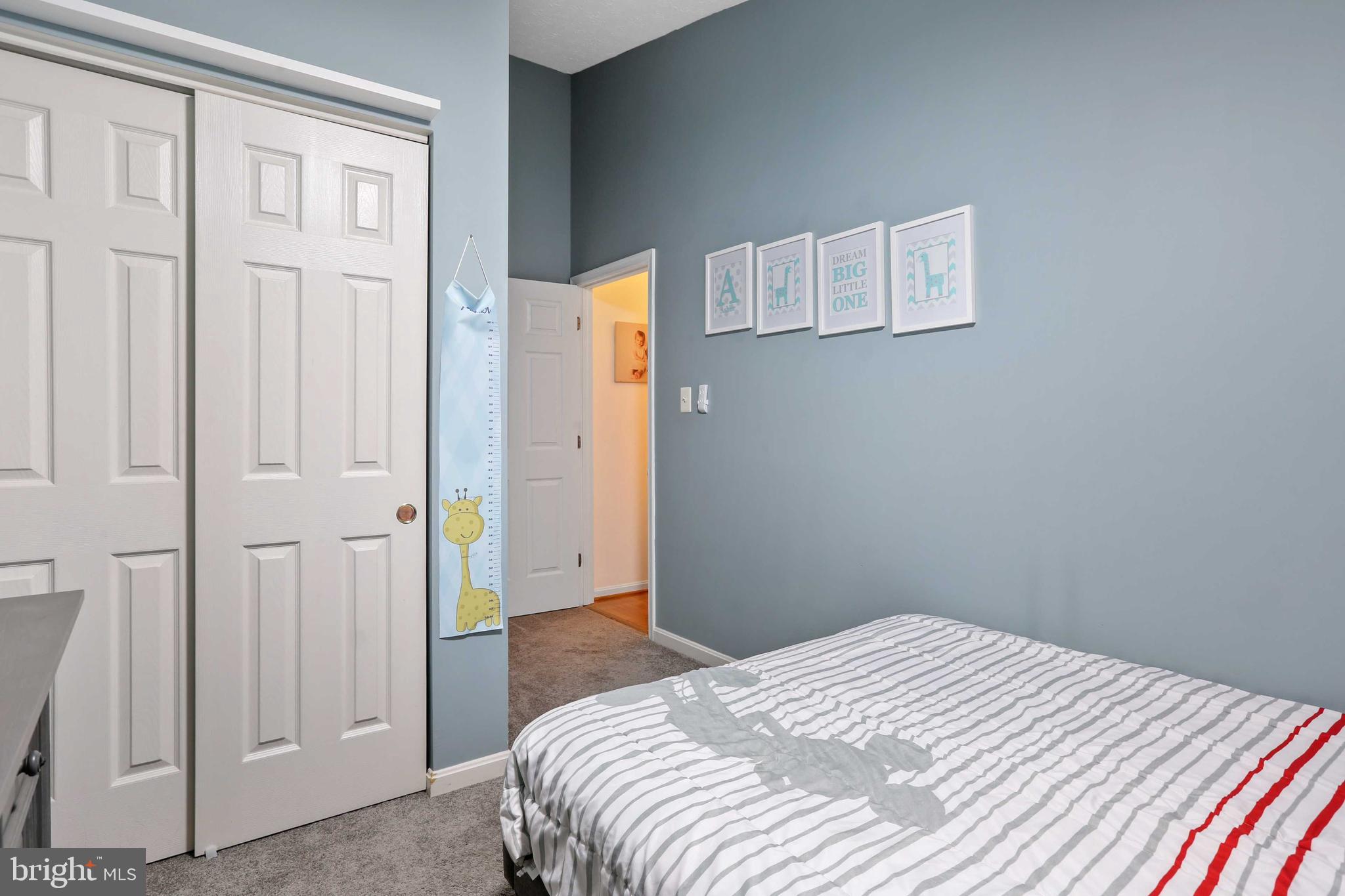 CONSTANT FRIENDSHIP - Residential