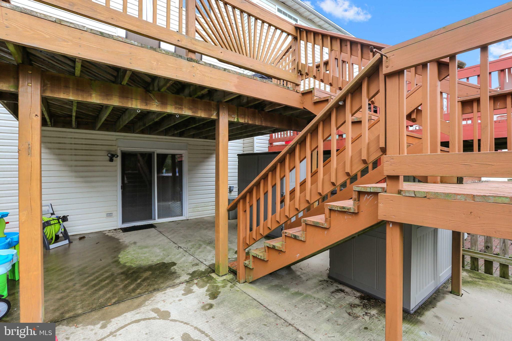 CONSTANT FRIENDSHIP - Residential