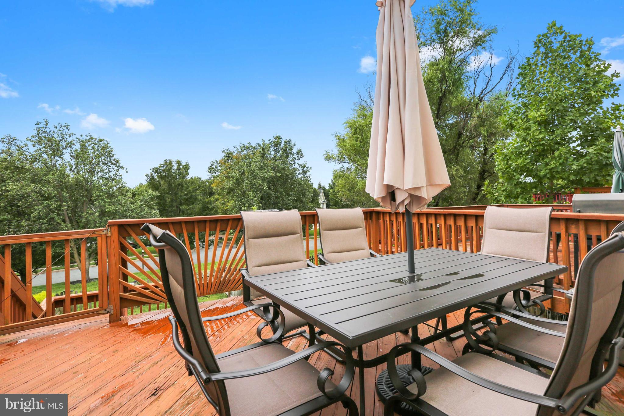 CONSTANT FRIENDSHIP - Residential